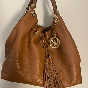 Michael Kors Women's Camden Large Drawstring Shoulder Tote Suntan Leather